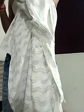 Snapshot of Jahnvi_Kapoor chatting on October 10, 2025, 3:46 pm Jahnvi Kapoor online show from October 10, 2025, 3:46 pm