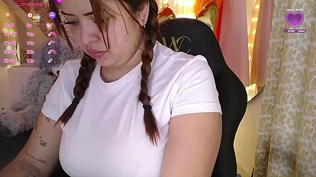 Snapshot of krishnaveni__ chatting on December 18, 2025, 1:26 pm krishnaveni online show from December 18, 2025, 1:26 pm