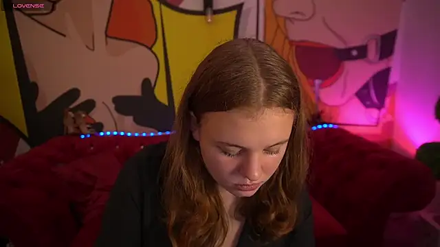 Snapshot of SnowWhiti chatting on October 17, 2025, 1:46 pm SnowWhiti online show from October 17, 2025, 1:46 pm