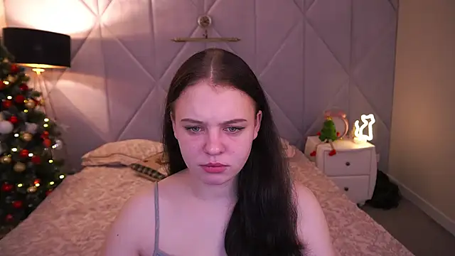 Snapshot of SnowWhiti chatting on December 14, 2025, 6:41 am SnowWhiti online show from December 14, 2025, 6:41 am