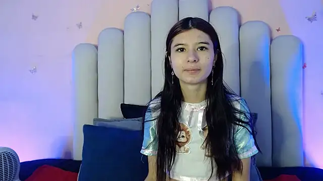 Snapshot of SweetRenata_ chatting on October 18, 2025, 11:23 am SweetRenata online show from October 18, 2025, 11:23 am