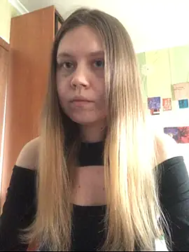 LunaVirelle online show from February 11, 2026, 10:37 am