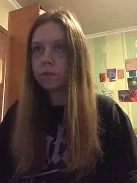 LunaVirelle online show from November 16, 2025, 8:57 pm