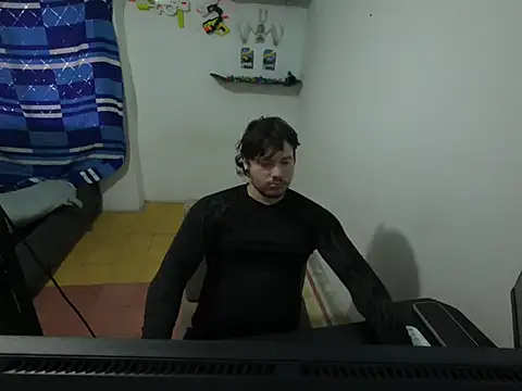 Snapshot of Skol_100802 chatting on July 24, 2026, 7:32 pm Skol 100802 online show from July 24, 2026, 7:32 pm