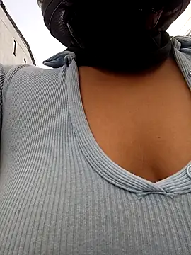 Scarlet Aura online show from November 21, 2025, 8:52 pm