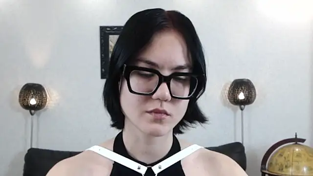 Marie Fitch online show from December 2, 2025, 12:00 am