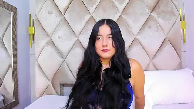 GabyParker  online show from April 18, 2026, 12:07 pm