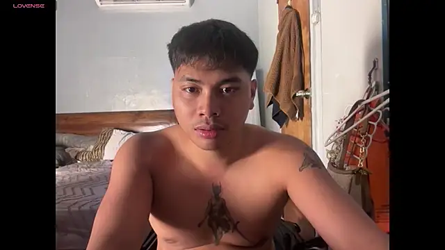 LuisitoJuancho55 online show from November 20, 2025, 5:57 pm