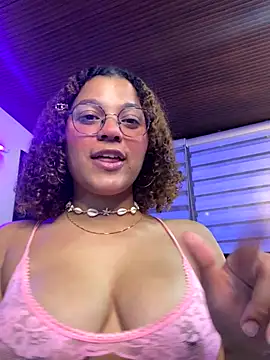 Snapshot of Kendall_rossii_ chatting on October 31, 2025, 3:25 am Kendall rossii online show from October 31, 2025, 3:25 am