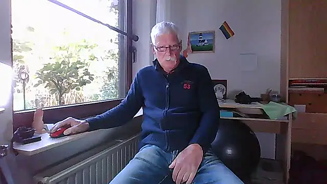 super-snoopy online show from October 5, 2025, 8:27 am