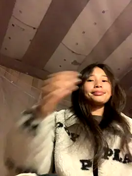 Han-han123 online show from November 24, 2025, 8:31 pm