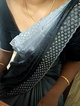 Snapshot of Tamilmallu-duskygirl03 chatting on November 7, 2025, 6:51 am Tamilmallu-duskygirl03 online show from November 7, 2025, 6:51 am