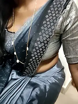 Snapshot of Tamilmallu-duskygirl03 chatting on December 16, 2025, 6:50 am Tamilmallu-duskygirl03 online show from December 16, 2025, 6:50 am