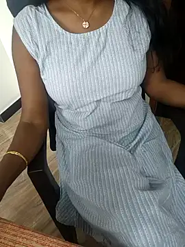 Snapshot of Tamilmallu-duskygirl03 chatting on November 14, 2025, 7:45 am Tamilmallu-duskygirl03 online show from November 14, 2025, 7:45 am