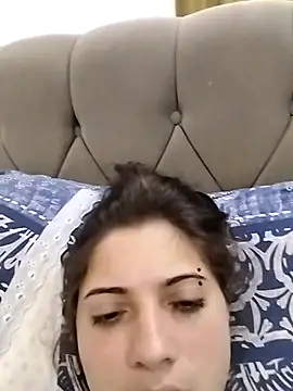 Mcbellorj online show from December 18, 2025, 11:41 pm