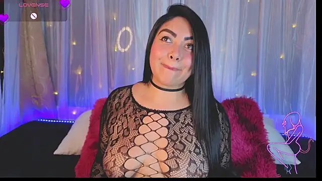 Snapshot of Victoria_Jonhss chatting on December 23, 2025, 12:54 am Victoria Jonhss online show from December 23, 2025, 12:54 am