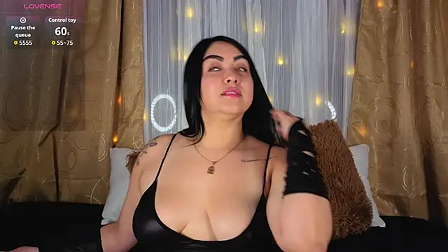 Victoria Jonhss online show from November 5, 2025, 10:24 pm