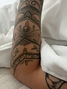 Snapshot of mel_casada chatting on November 6, 2025, 6:45 pm mel casada online show from November 6, 2025, 6:45 pm