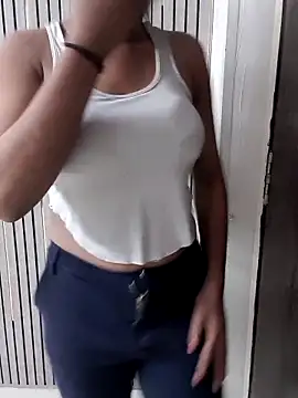 Suman rani6 online show from November 18, 2025, 6:17 am