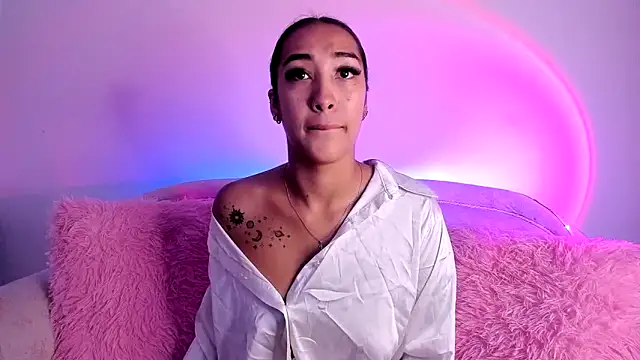 Snapshot of HeidyRousse chatting on January 15, 2026, 1:36 pm HeidyRousse online show from January 15, 2026, 1:36 pm