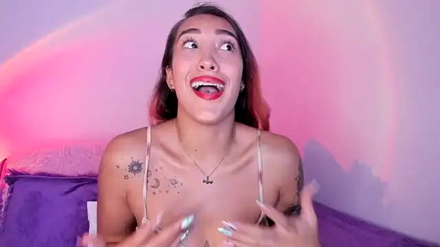 HeidyRousse online show from April 15, 2026, 2:39 am