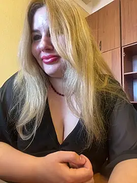 Snapshot of Passion-Blondy chatting on May 19, 2026, 9:16 am Passion-Blondy online show from May 19, 2026, 9:16 am