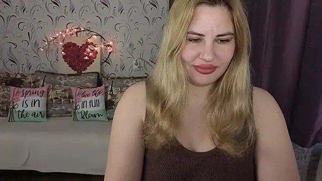Snapshot of Passion-Blondy chatting on June 3, 2026, 5:39 pm Passion-Blondy online show from June 3, 2026, 5:39 pm