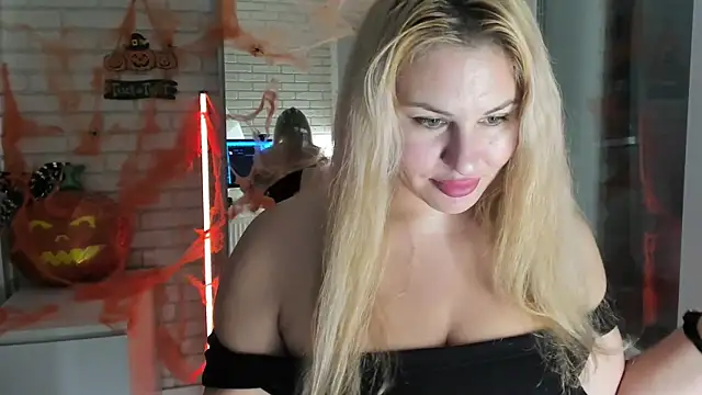 Snapshot of Passion-Blondy chatting on October 21, 2025, 7:02 pm Passion-Blondy online show from October 21, 2025, 7:02 pm