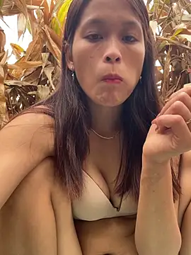 Snapshot of hi-hi-zz chatting on December 17, 2025, 6:40 am hi-hi-zz online show from December 17, 2025, 6:40 am