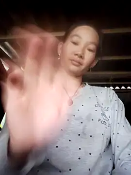 gio-thu online show from October 17, 2025, 7:33 am