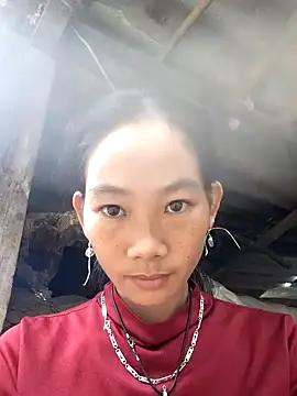 gio-thu online show from October 15, 2025, 2:21 am