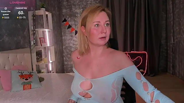 Snapshot of scent__of_woman chatting on January 6, 2026, 1:42 am scent of woman online show from January 6, 2026, 1:42 am