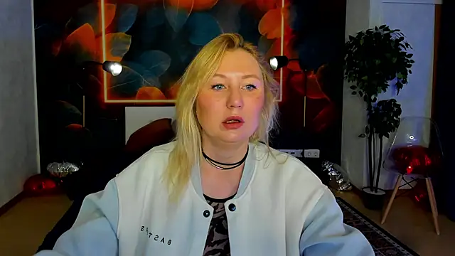 scent  of woman online show from May 18, 2026, 1:28 am