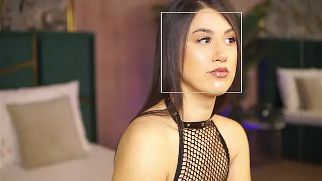 Talia Lure online show from November 4, 2025, 7:56 am