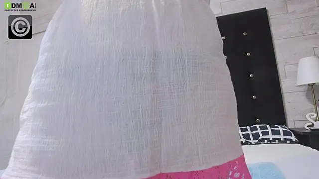 Snapshot of Ella_Lizzie chatting on October 18, 2025, 4:09 pm Ella Lizzie online show from October 18, 2025, 4:09 pm