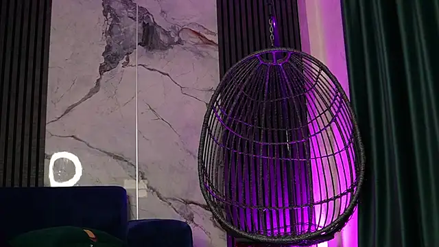 RachelRavee online show from November 8, 2025, 5:33 am