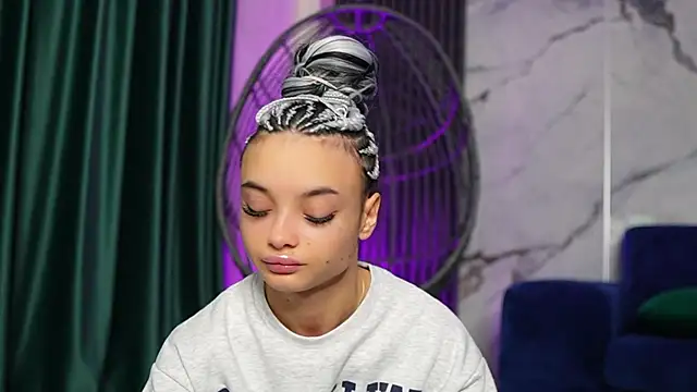 Snapshot of RachelRavee chatting on October 31, 2025, 5:15 am RachelRavee online show from October 31, 2025, 5:15 am