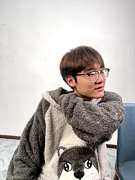 KK-cuteboy online show from November 9, 2025, 11:03 am