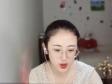 Snapshot of Queena_ chatting on December 16, 2025, 6:50 am Queena online show from December 16, 2025, 6:50 am