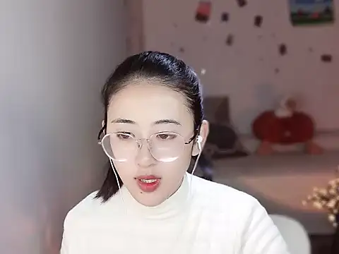 Snapshot of Queena_ chatting on December 17, 2025, 9:36 am Queena online show from December 17, 2025, 9:36 am