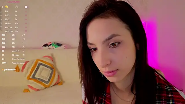 coochyy  online show from October 17, 2025, 11:12 am