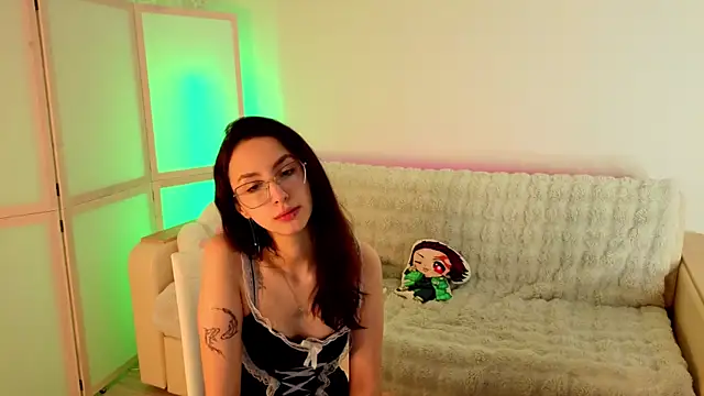 coochyy  online show from October 11, 2025, 10:05 am