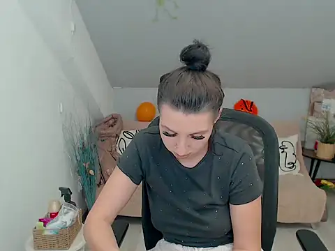 BettyJamess online show from October 29, 2025, 9:03 pm