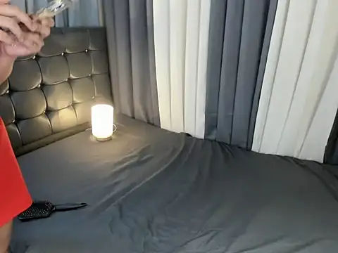 Snapshot of TsUncutAnyah chatting on November 24, 2025, 8:14 am TsUncutAnyah online show from November 24, 2025, 8:14 am