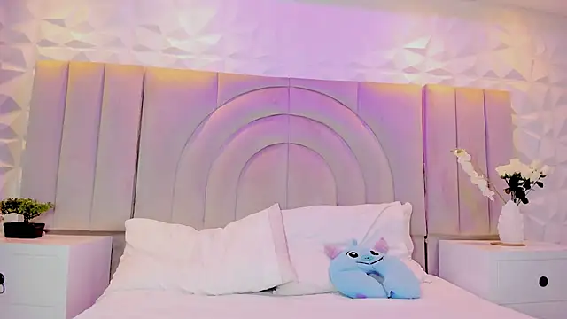 rebeca brown  online show from January 9, 2026, 11:50 am