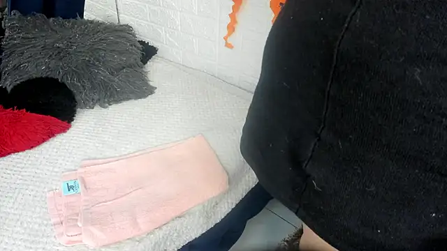 pamela velazco online show from October 30, 2025, 8:17 pm