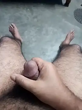 TrainedBend28 online show from April 14, 2026, 6:35 pm