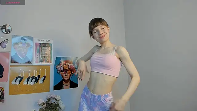 PearlMystic online show from November 18, 2025, 5:33 am