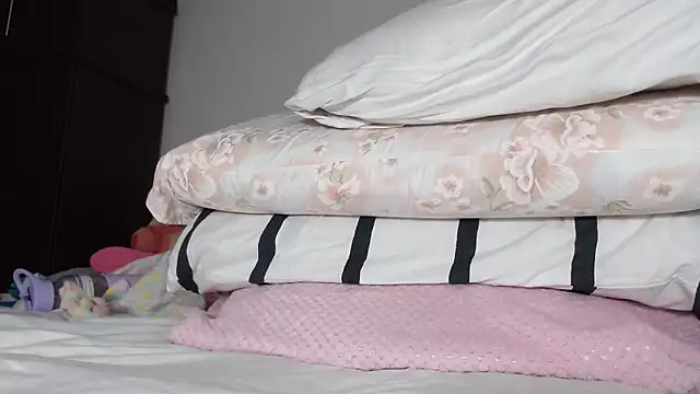 alejagrey07 online show from March 7, 2026, 2:11 pm