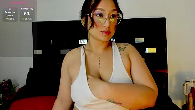 SussySunny  online show from October 20, 2025, 2:02 am